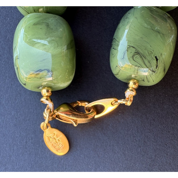 Vintage Joan Rivers Marbled Green Acrylic Lucite Necklace Graduated Bead 26" - Picture 5 of 6